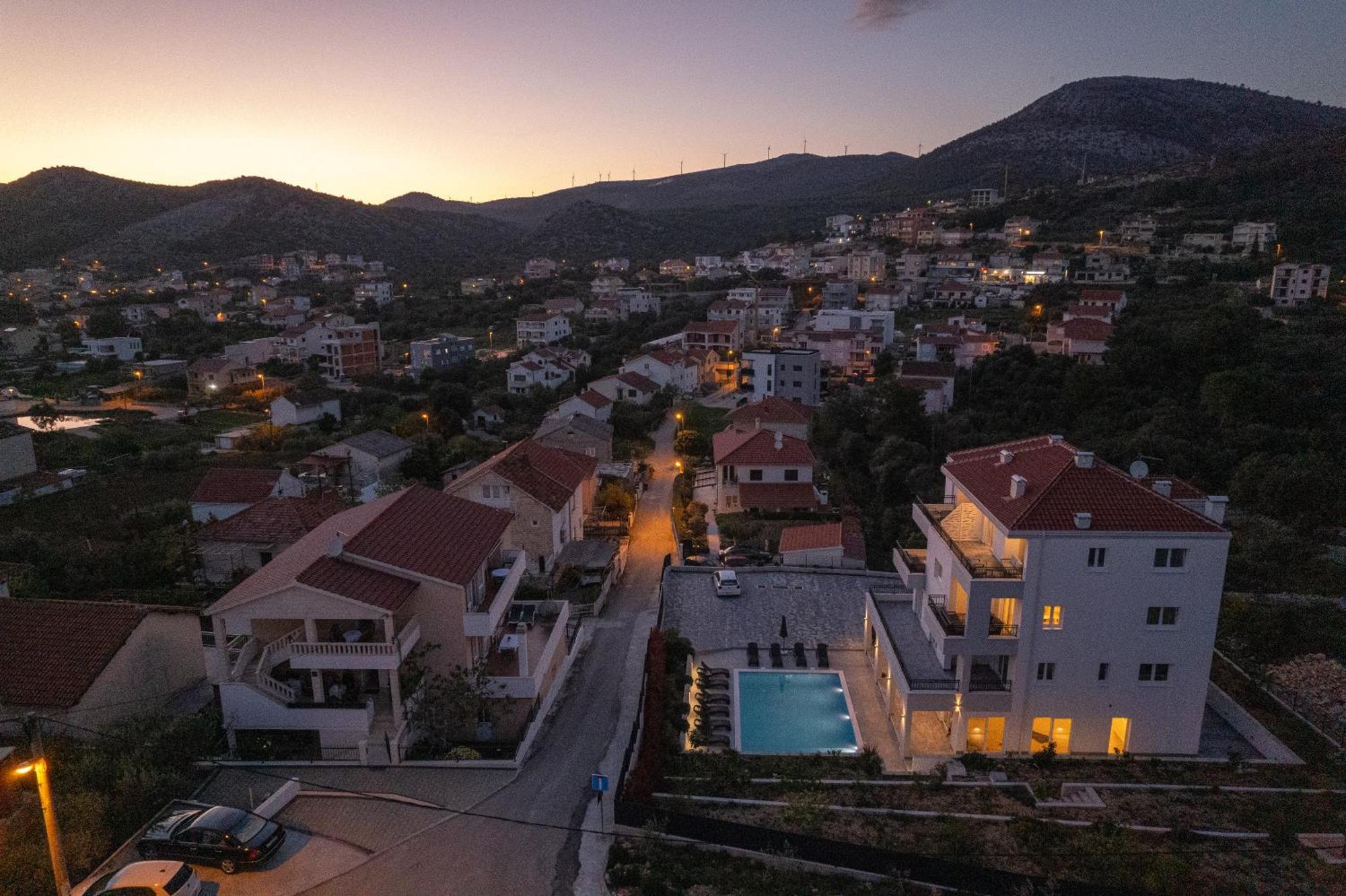 סגט ווראנייצה Villa Barbara & Zoran With Free Parking And Heated Swimming Pool מראה חיצוני תמונה