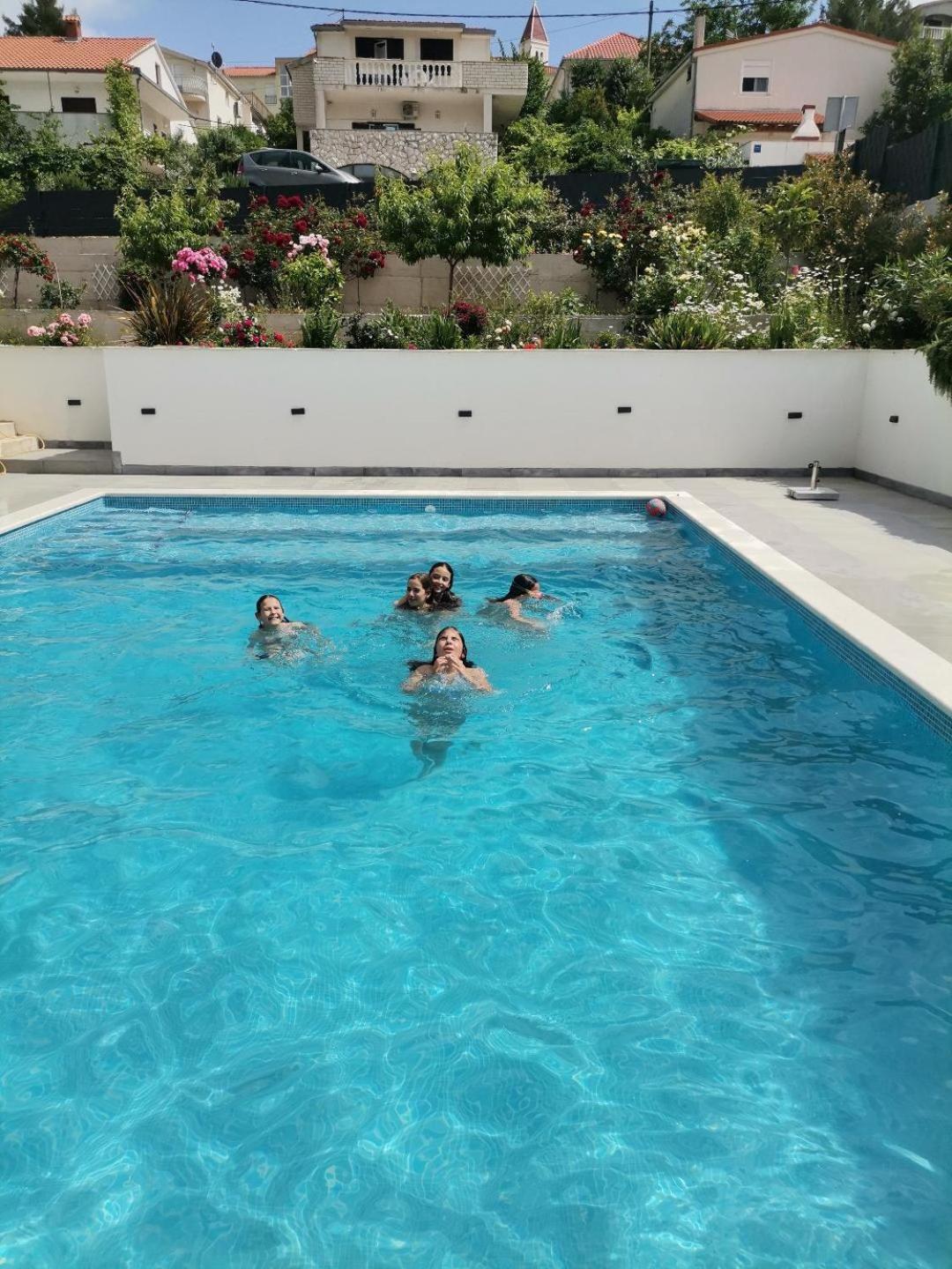 סגט ווראנייצה Villa Barbara & Zoran With Free Parking And Heated Swimming Pool מראה חיצוני תמונה