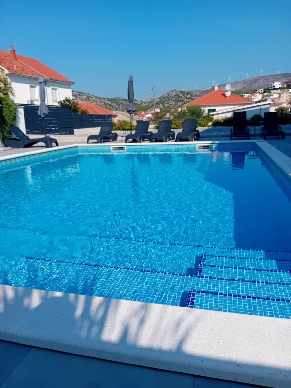 סגט ווראנייצה Villa Barbara & Zoran With Free Parking And Heated Swimming Pool מראה חיצוני תמונה